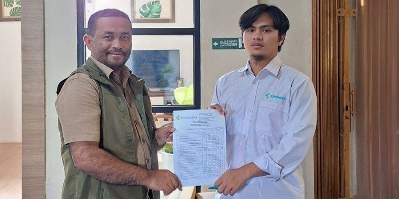Thumbnail Perkuat Penanganan Pasca-Bencana, Baret ICMI Aceh Terima Bantuan Medis dari Kemenkes RI
